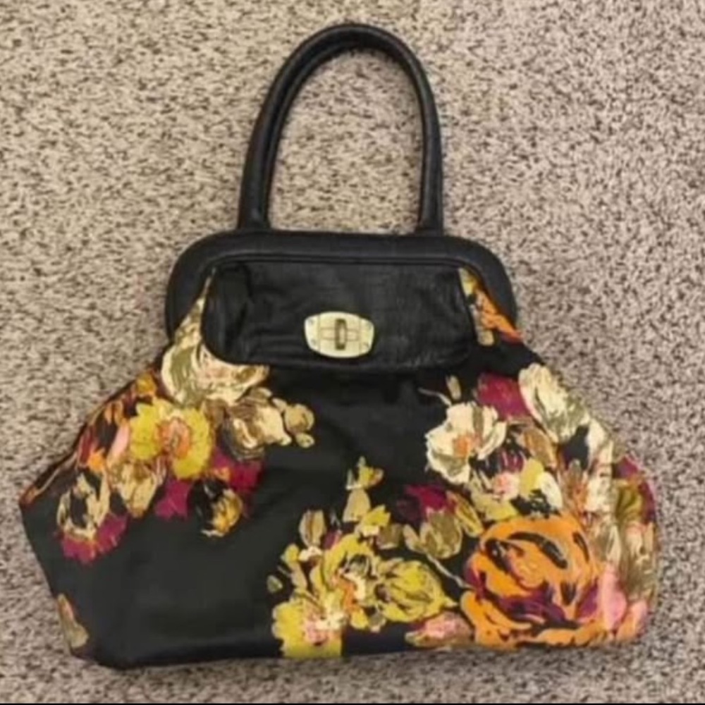 Woman’s Large Purse/Bag